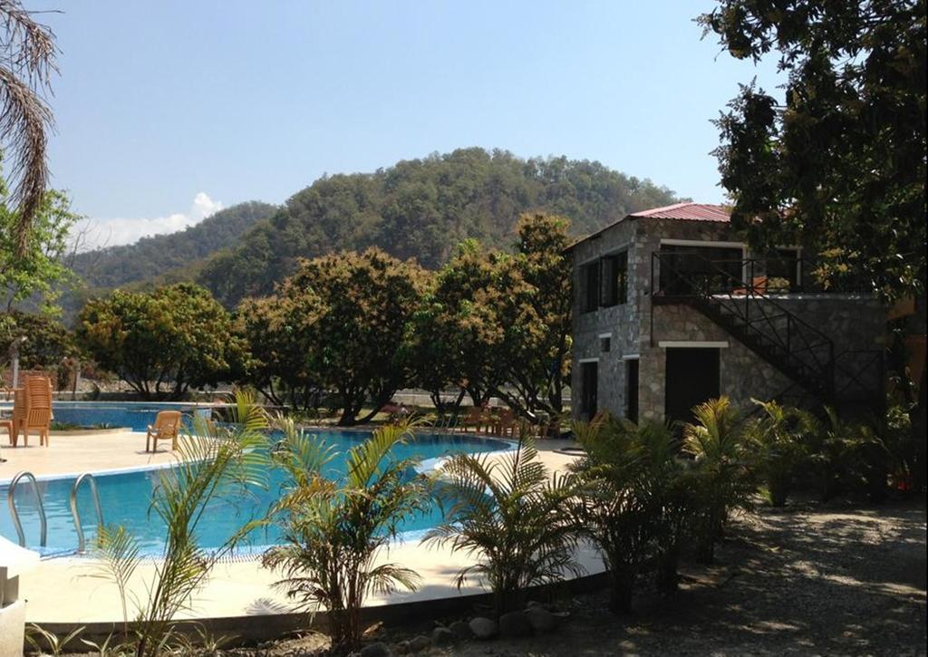 Dewdrop Mango Bloom Resort Jim Corbett National Park Quarto foto